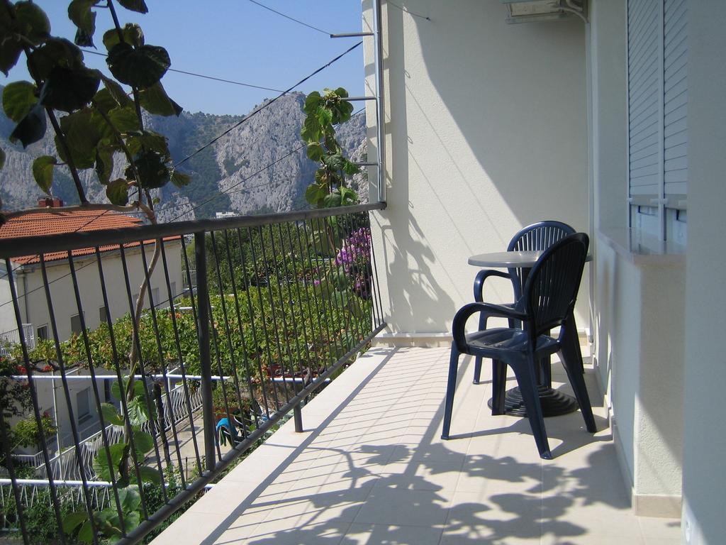 Apartment Kate Omiš Exteriör bild